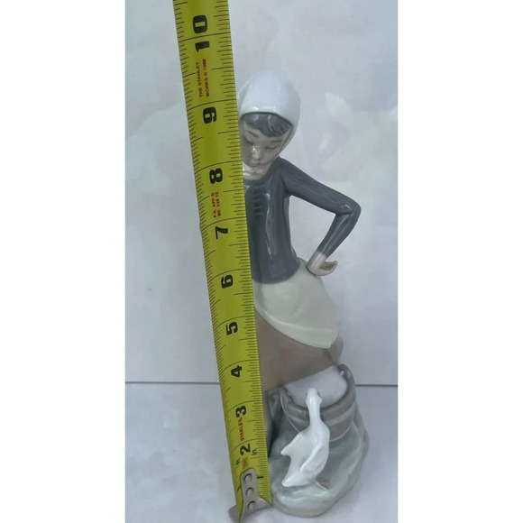 Milk Maid With Goose Lladro Vintage Figurine Girl with Milk Pail Porcelain - Picture 6 of 8